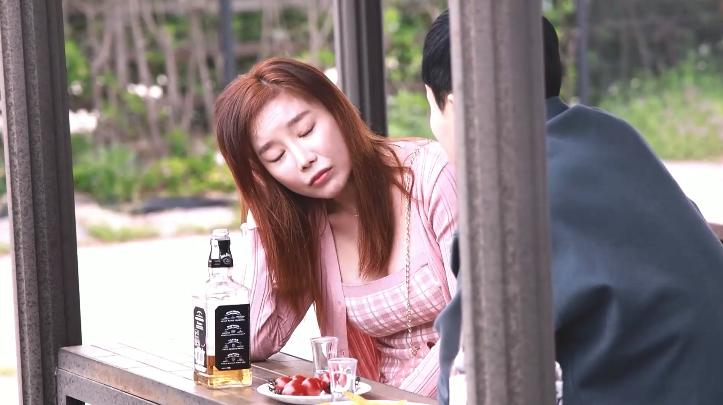 sex noi cong cong Người dì "cô đơn" và đứa cháu trai họ hàng may mắn